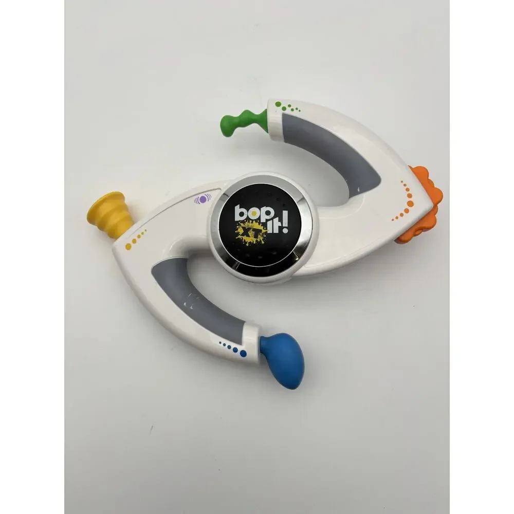 Bop It XT White Electronic Handheld Game -Very Good Condition. Tested. Works.